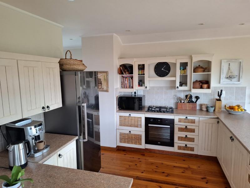 To Let 4 Bedroom Property for Rent in Sedgefield Central Western Cape